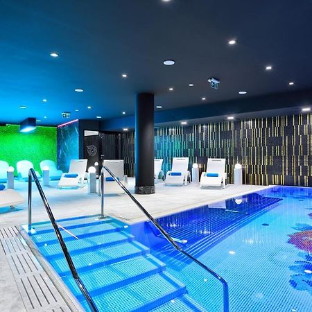 Hotel Ferreus Modern Art Deco Cracovia Esterno foto The swimming pool at the hotel