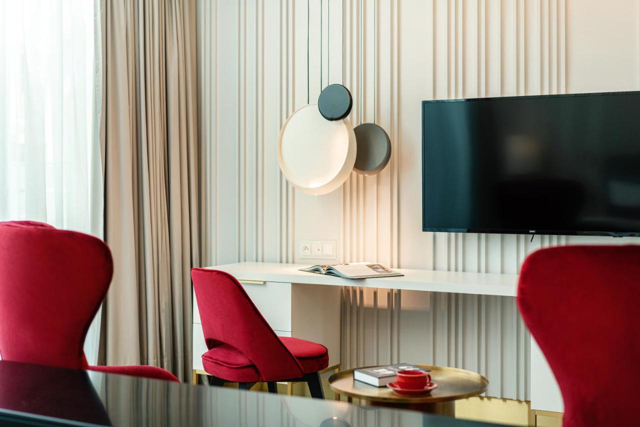 Hotel Ferreus Modern Art Deco Cracovia Esterno foto The interior of a suite at the hotel