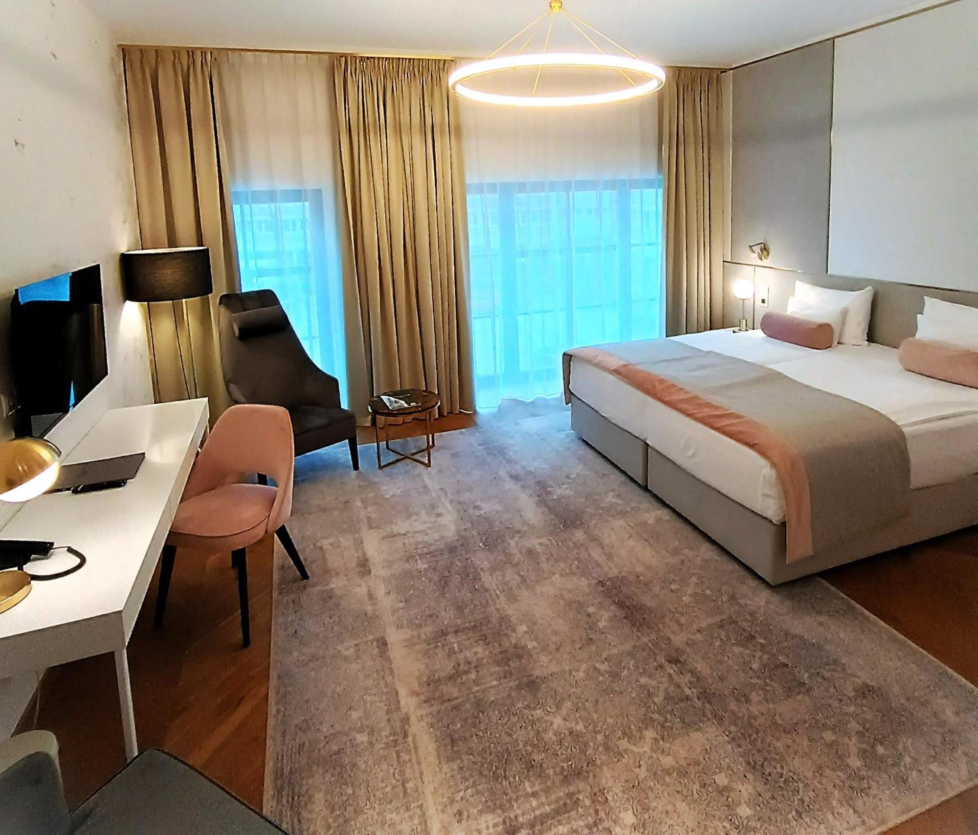 Hotel Ferreus Modern Art Deco Cracovia Esterno foto A room at the hotel