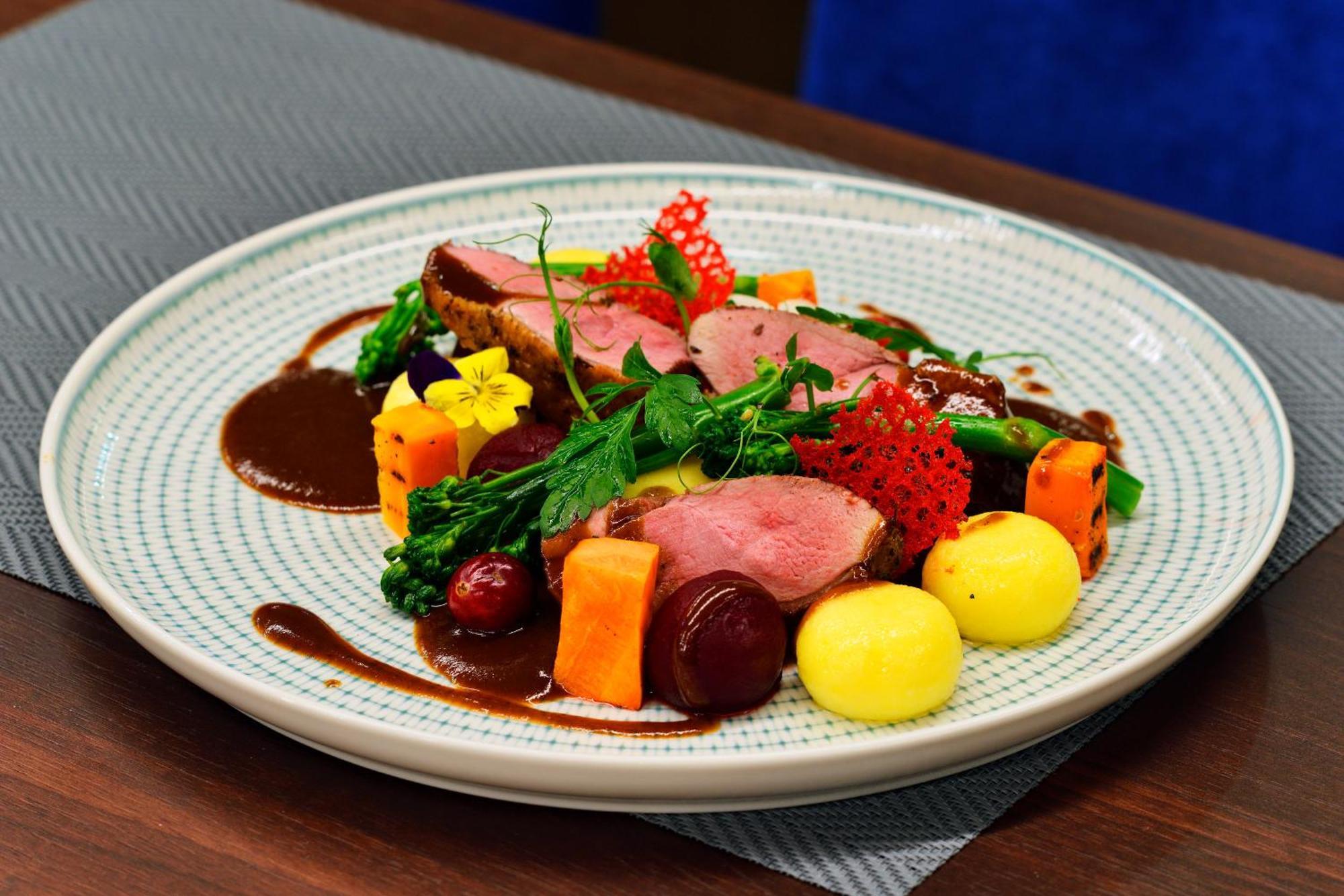 Hotel Ferreus Modern Art Deco Cracovia Esterno foto A duck dish prepared by a student of the Culinary Institute of America